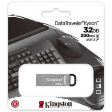 Флеш Диск Kingston 32Gb DataTraveler Kyson DTKN/32GB USB3.1 серебристый/черный